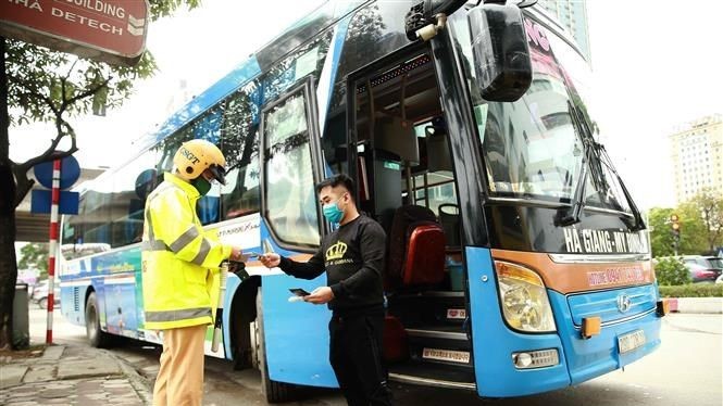 Loạt địa phương dừng hoạt động vận tải hành khách