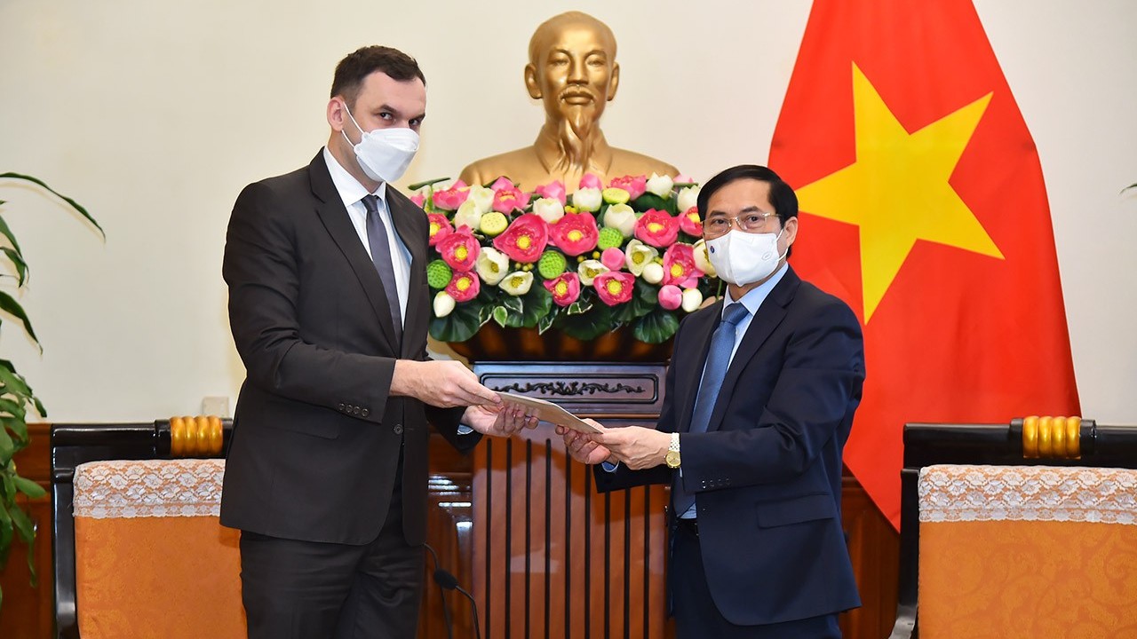 Cảm ơn Chính phủ Ba Lan hỗ trợ, tạo điều kiện cho gần 2.000 người Việt Nam sơ tán từ Ukraine