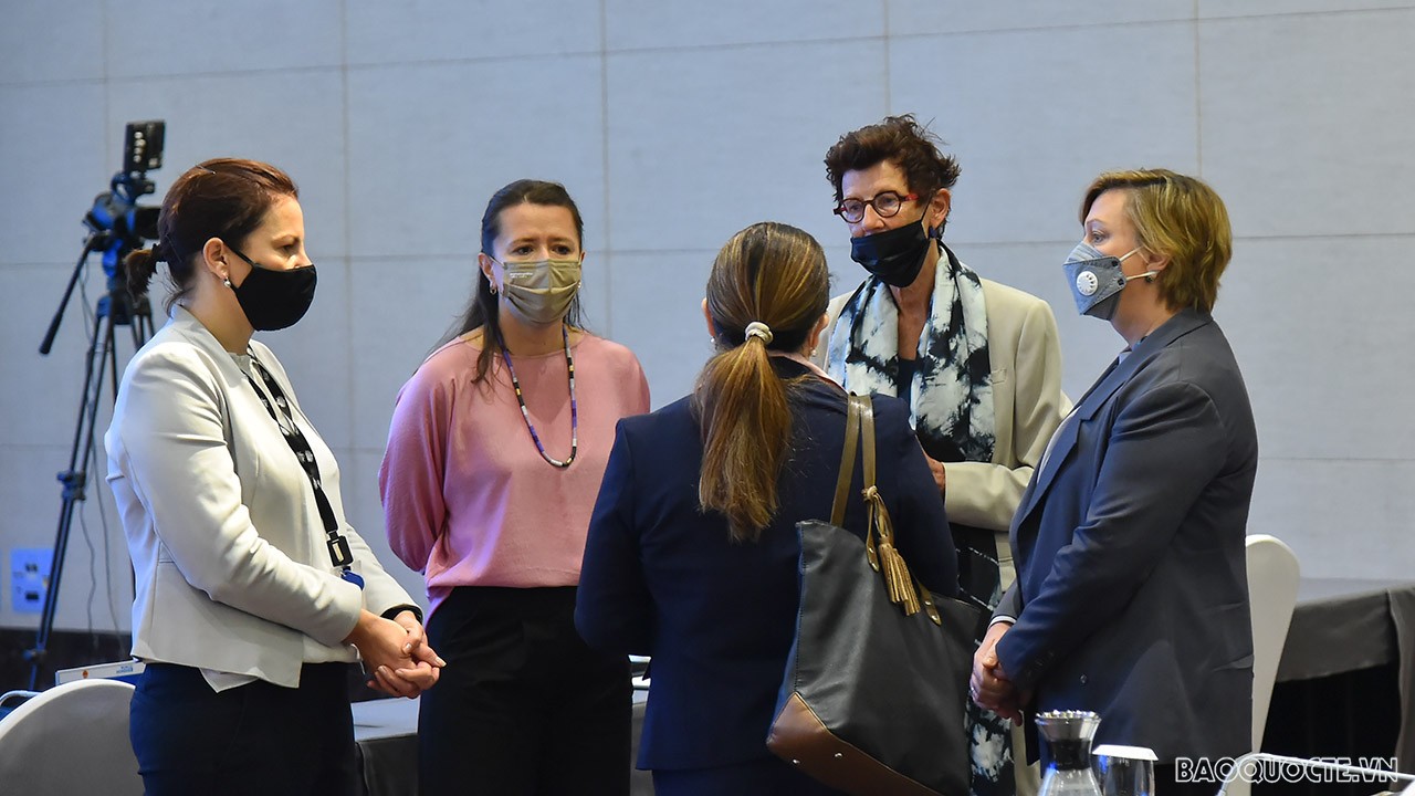 Hướng tới một Chương trình hành động quốc gia vì hòa bình, bình đẳng cho phụ nữ Hướng tới một Chương trình hành động quốc gia vì hòa bình, bình đẳng cho phụ nữ