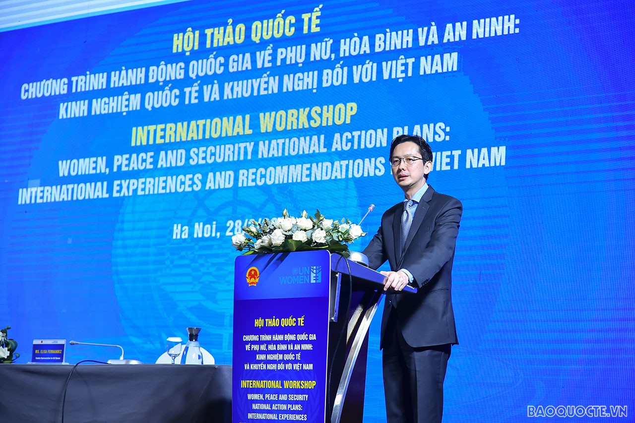 Khai mạc Hội thảo Chương trình nghị sự về Phụ nữ, Hòa bình và An ninh Khai mạc Hội thảo Chương trình nghị sự về Phụ nữ, Hòa bình và An ninh