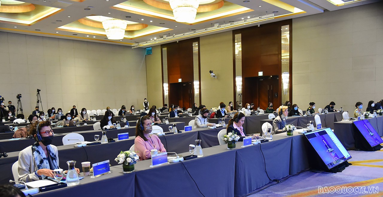 Khai mạc Hội thảo Chương trình nghị sự về Phụ nữ, Hòa bình và An ninh Khai mạc Hội thảo Chương trình nghị sự về Phụ nữ, Hòa bình và An ninh