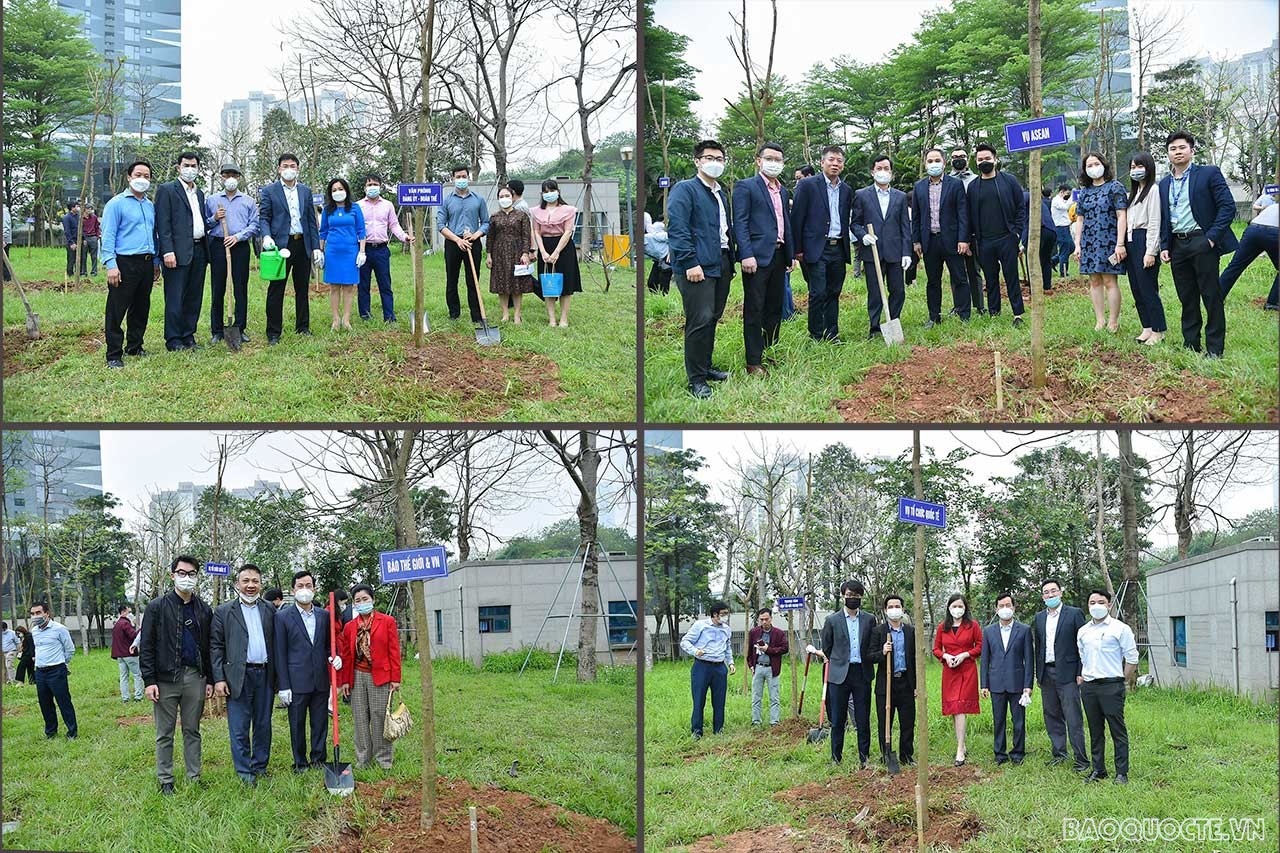 Bộ Ngoại giao tổ chức ngày hội Tết trồng cây