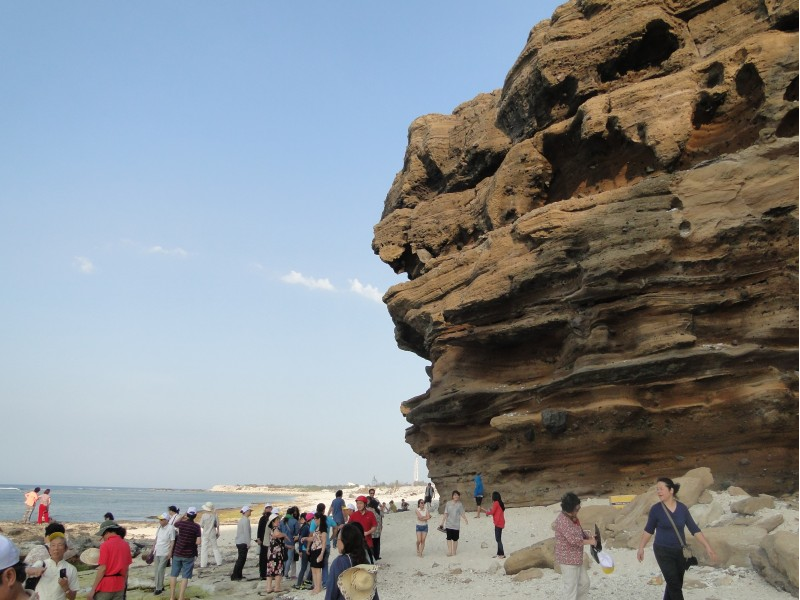 Lý Sơn “xa mà gần”