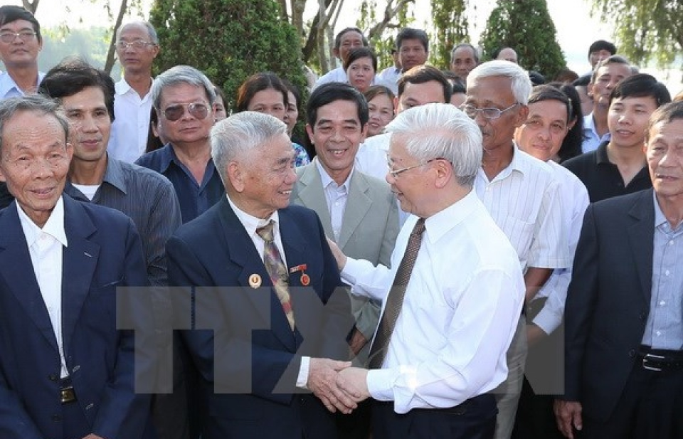 Tổng Bí thư dâng hương tại Khu Lưu niệm Tổng Bí thư Lê Duẩn