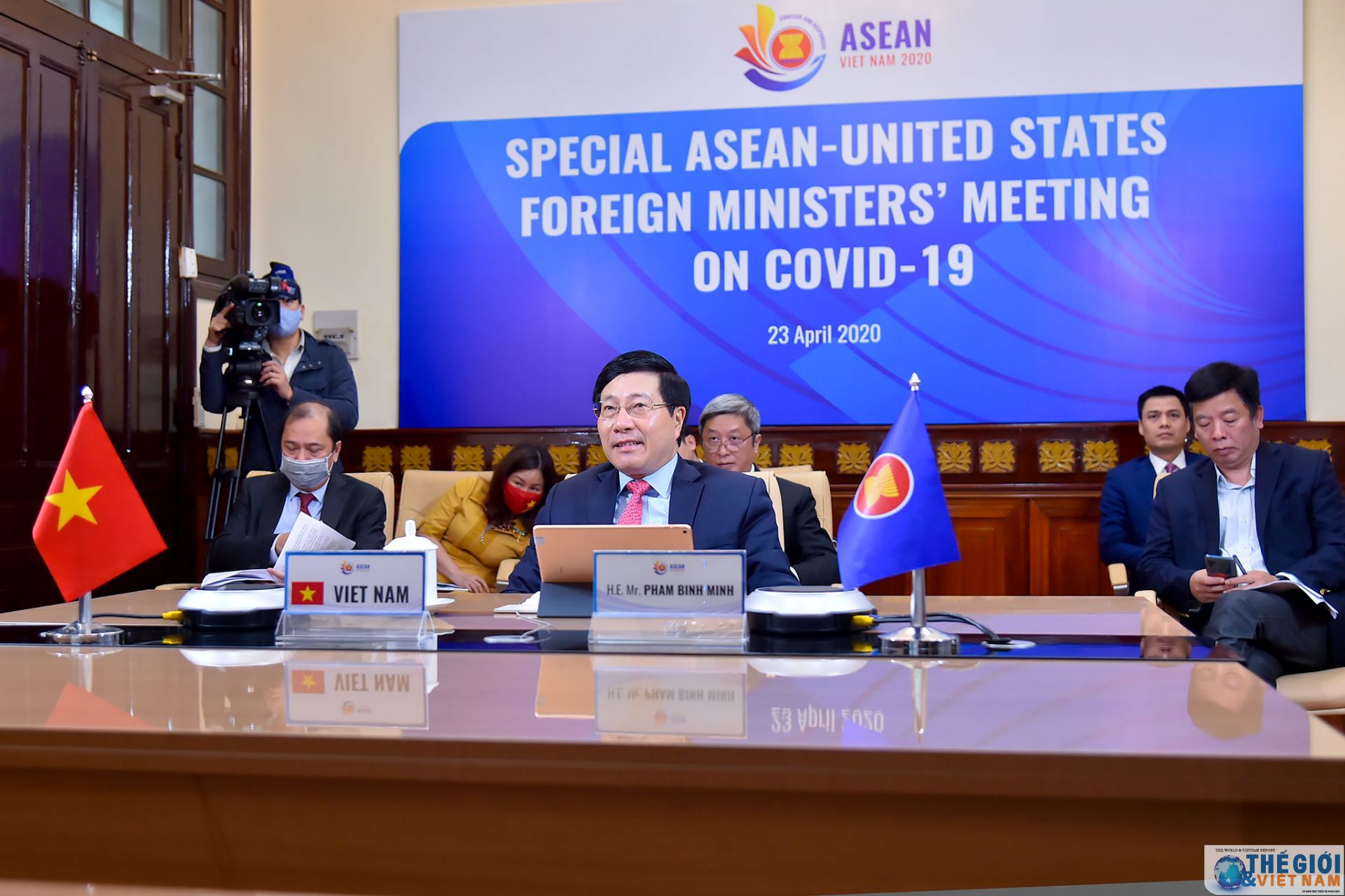 ngoai giao viet nam trong no luc phuc hoi va phat trien kinh te thoi hau covid 19