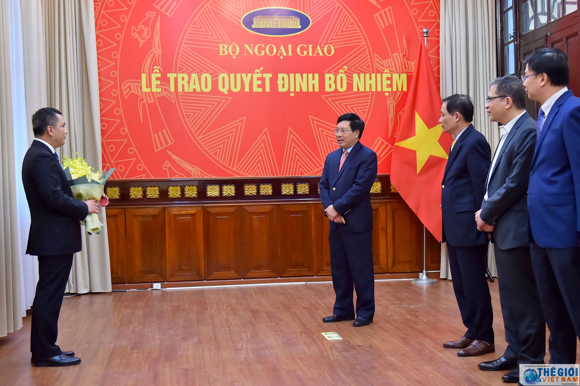 trao quyet dinh bo nhiem vu truong vu dong bac a bo ngoai giao