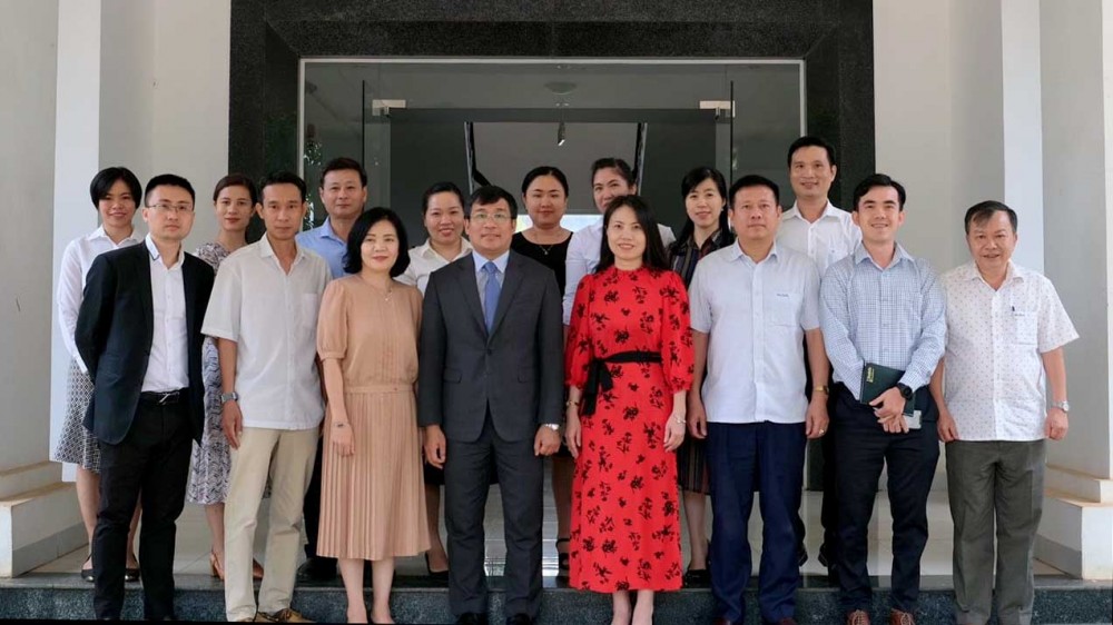 Thứ trưởng Ngoại giao Nguyễn Minh Vũ thăm và làm việc với Sở Ngoại vụ tỉnh Đắk Lắk Thứ trưởng Ngoại giao Nguyễn Minh Vũ thăm và làm việc với Sở Ngoại vụ tỉnh Đắk Lắk