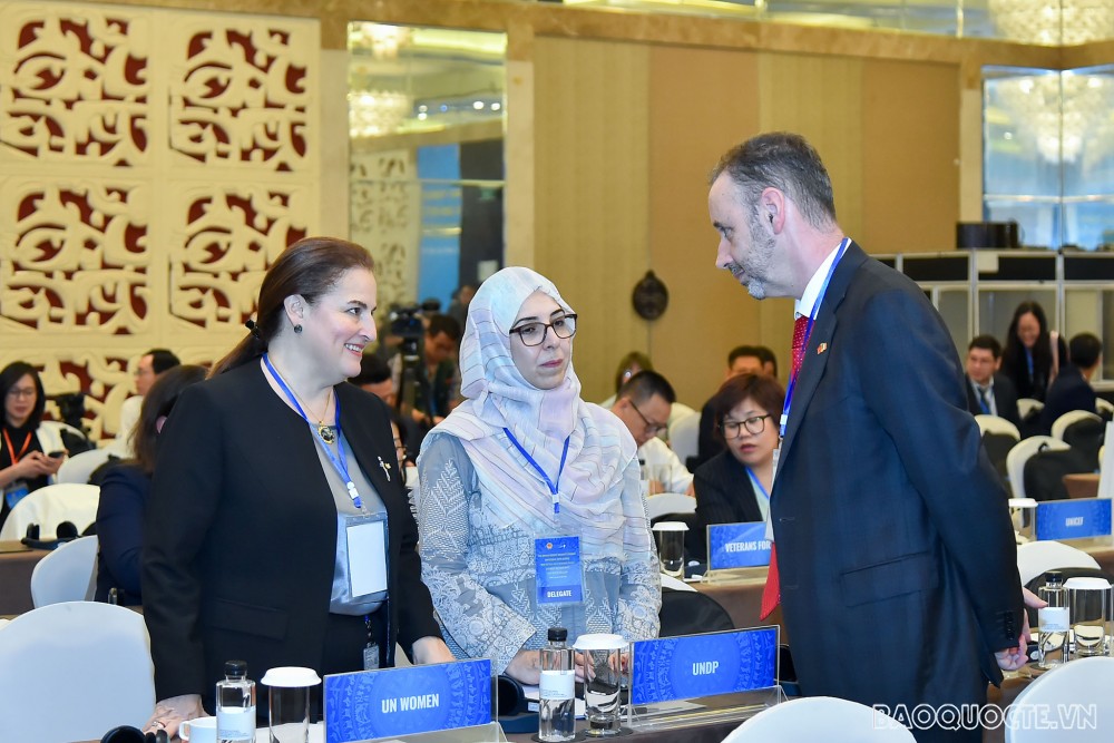 Bộ trưởng Ngoại giao Bùi Thanh Sơn: Chưa có hòa bình bền vững chừng nào vết thương của chiến tranh chưa được chữa lành Bộ trưởng Ngoại giao Bùi Thanh Sơn: Chưa có hòa bình bền vững chừng nào vết thương của chiến tranh chưa được chữa lành