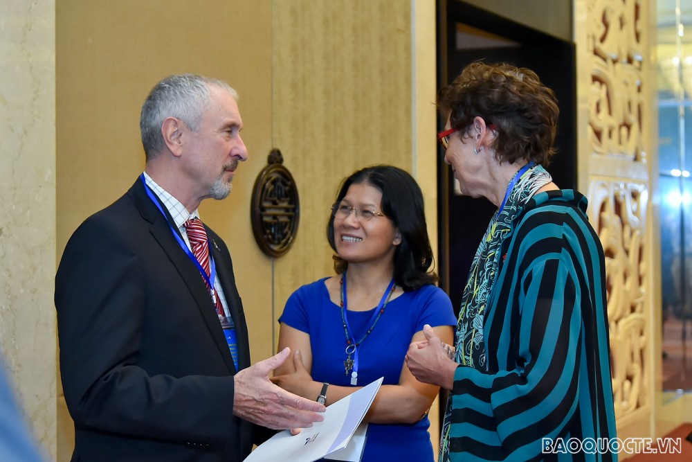 Bộ trưởng Ngoại giao Bùi Thanh Sơn: Chưa có hòa bình bền vững chừng nào vết thương của chiến tranh chưa được chữa lành Bộ trưởng Ngoại giao Bùi Thanh Sơn: Chưa có hòa bình bền vững chừng nào vết thương của chiến tranh chưa được chữa lành