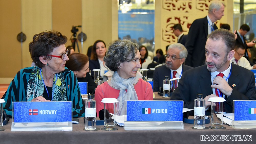 Bộ trưởng Ngoại giao Bùi Thanh Sơn: Chưa có hòa bình bền vững chừng nào vết thương của chiến tranh chưa được chữa lành Bộ trưởng Ngoại giao Bùi Thanh Sơn: Chưa có hòa bình bền vững chừng nào vết thương của chiến tranh chưa được chữa lành