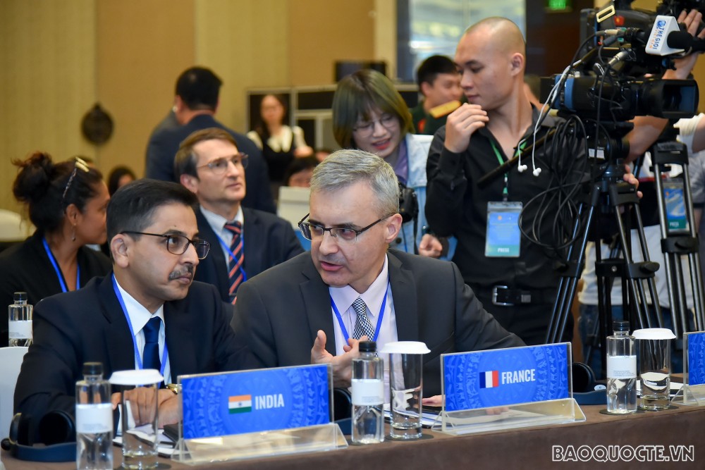 Bộ trưởng Ngoại giao Bùi Thanh Sơn: Chưa có hòa bình bền vững chừng nào vết thương của chiến tranh chưa được chữa lành Bộ trưởng Ngoại giao Bùi Thanh Sơn: Chưa có hòa bình bền vững chừng nào vết thương của chiến tranh chưa được chữa lành