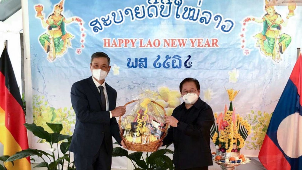 Chúc Tết cổ truyền Bunpimay Lào tại CHLB Đức