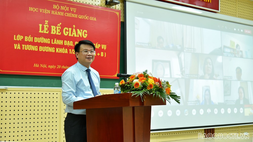 Bế giảng Lớp bồi dưỡng lãnh đạo, quản lý cấp Vụ dành cho các cơ quan đại diện Việt Nam ở nước ngoài Bế giảng Lớp bồi dưỡng lãnh đạo, quản lý cấp Vụ dành cho các cơ quan đại diện Việt Nam ở nước ngoài