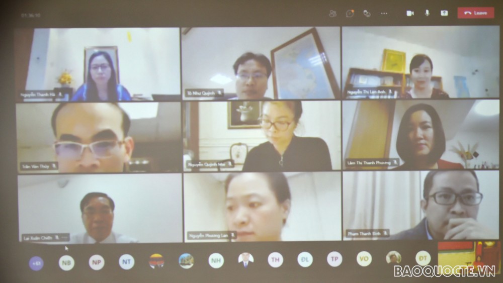 Bế giảng Lớp bồi dưỡng lãnh đạo, quản lý cấp Vụ dành cho các cơ quan đại diện Việt Nam ở nước ngoài Bế giảng Lớp bồi dưỡng lãnh đạo, quản lý cấp Vụ dành cho các cơ quan đại diện Việt Nam ở nước ngoài