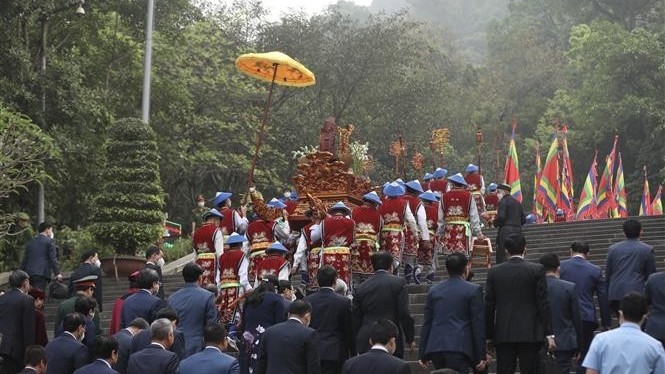 Người dân cả nước thành kính hướng về ngày Giỗ Tổ Hùng Vương