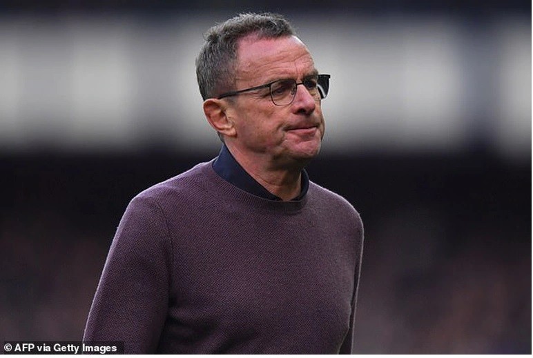 Thua tệ hại Everton, C.Ronaldo đập điện thoại của CĐV, HLV Rangnick chia sẻ về nội bộ Man Utd. (Nguồn: Getty) Thua tệ hại Everton, C.Ronaldo đập điện thoại của CĐV, HLV Rangnick chia sẻ về nội bộ Man Utd. (Nguồn: Getty)