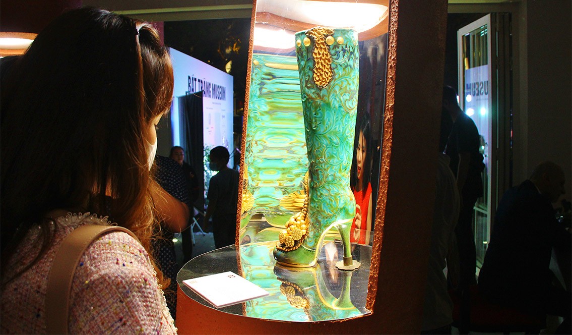 Những tác phẩm có mặt tại triển lãm gây bất ngờ với người xem. (Nguồn: baotintuc) Những tác phẩm có mặt tại triển lãm gây bất ngờ với người xem. (Nguồn: baotintuc)