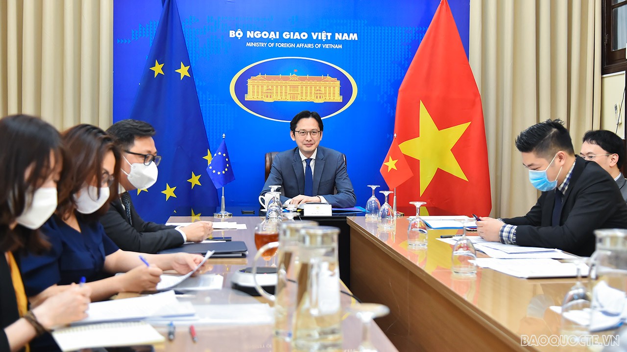 Việt Nam-EU trao đổi định hướng chính sách về phát triển kinh tế xã hội và hợp tác quốc tế Việt Nam-EU trao đổi định hướng chính sách về phát triển kinh tế xã hội và hợp tác quốc tế