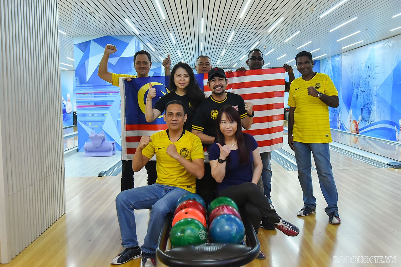 Chương trình giao lưu thể thao cũng là dịp để cán bộ, công chức, viên chức ngoại giao ASEAN gặp gỡ, giao lưu, trao đổi, học tập kinh nghiệm, tăng cường đoàn kết, hiểu biết lẫn nhau để từ đó chủ động phối hợp, nâng cao chất lượng công tác để cùng xây dựng ASEAN thành một khối đoàn kết, phát triển và vững mạnh. Chương trình giao lưu thể thao cũng là dịp để cán bộ, công chức, viên chức ngoại giao ASEAN gặp gỡ, giao lưu, trao đổi, học tập kinh nghiệm, tăng cường đoàn kết, hiểu biết lẫn nhau để từ đó chủ động phối hợp, nâng cao chất lượng công tác để cùng xây dựng ASEAN thành một khối đoàn kết, phát triển và vững mạnh.