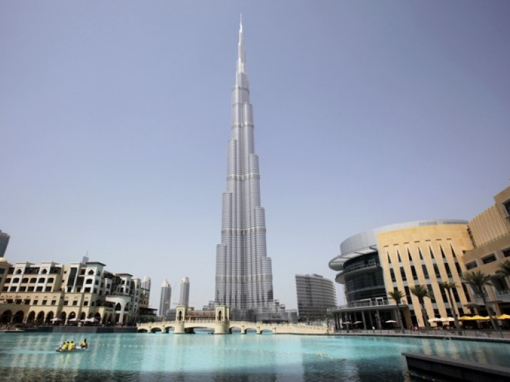 Xây núi cầu mưa