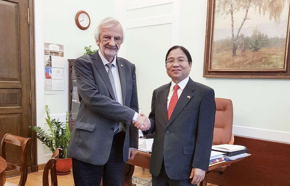 Đại sứ Vũ Đăng Dũng chào xã giao Phó Chủ tịch Hạ viện Ba Lan
