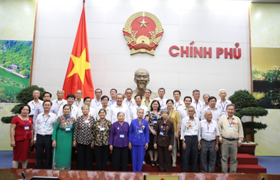 Phó Thủ tướng Thường trực tiếp đoàn người có công tỉnh Tiền Giang