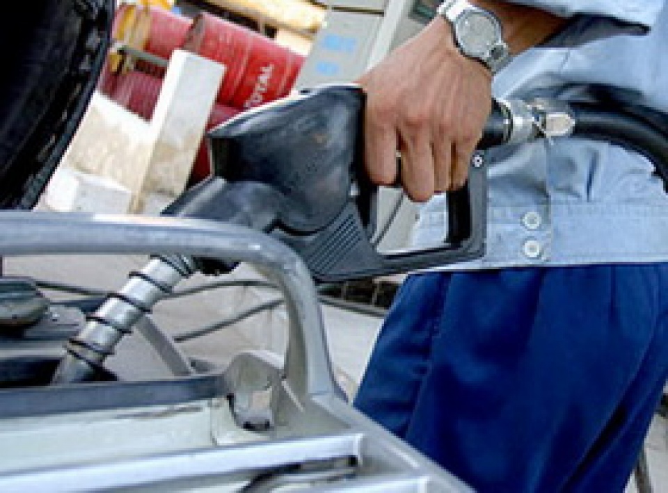 Quy định xử phạt vi phạm hành chính trong kinh doanh xăng dầu tin nhap 20170526232816