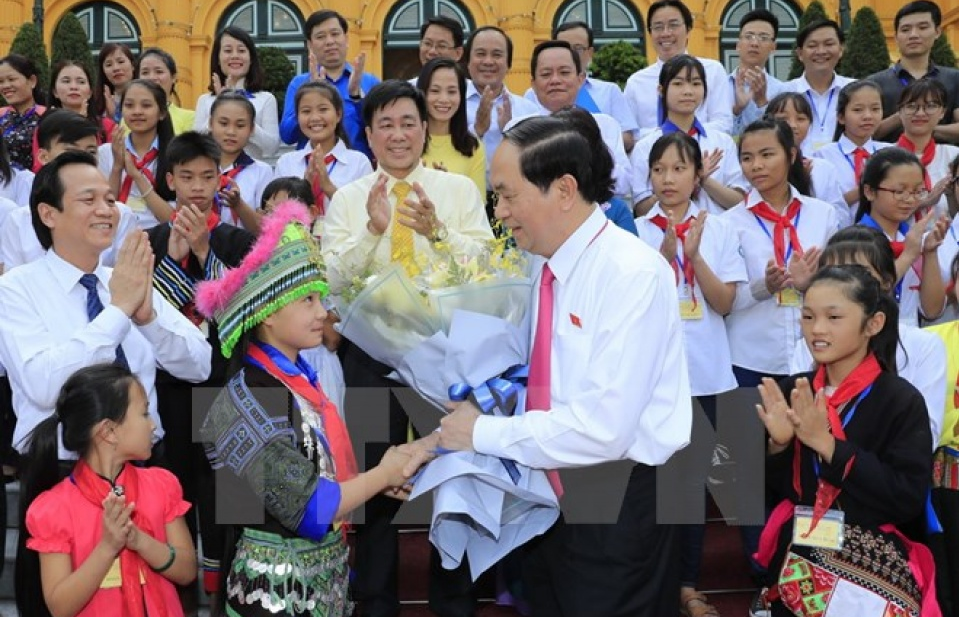 Chủ tịch nước gặp mặt trẻ em có hoàn cảnh đặc biệt tiêu biểu toàn quốc