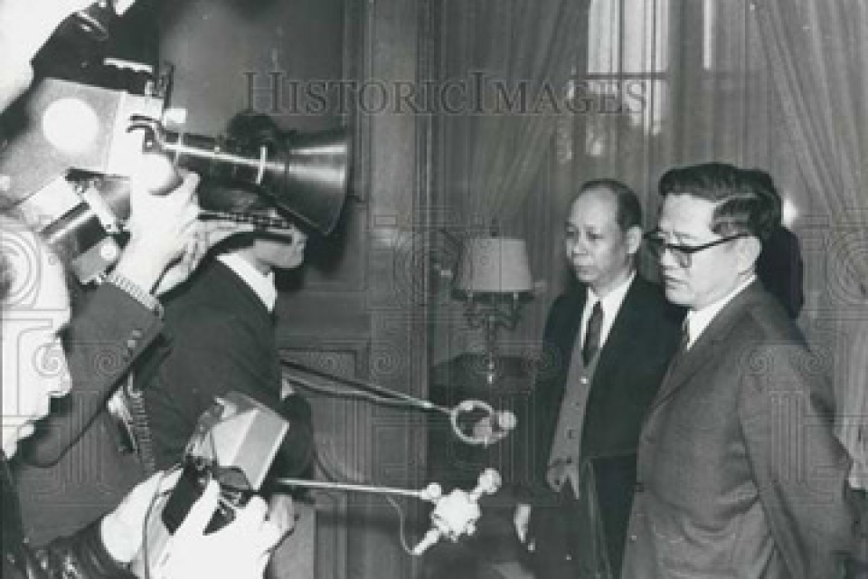 vo van sung mot nha ngoai giao ky cuu tung trai