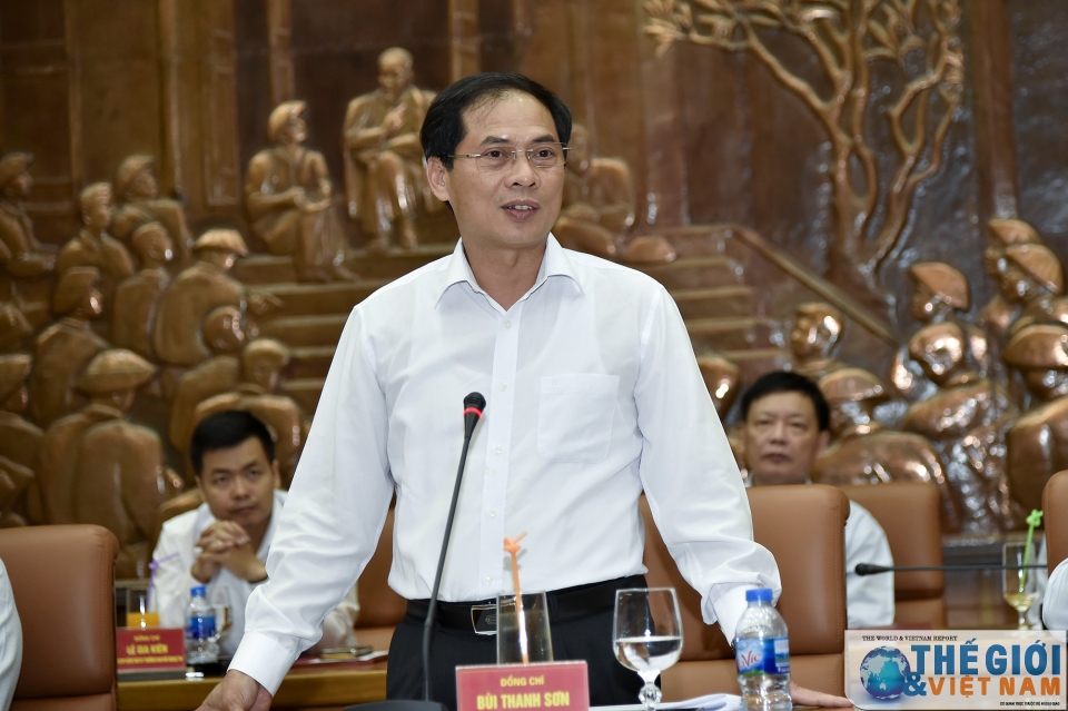 day manh phoi hop trien khai cong tac hoi nhap quoc te va doi ngoai quoc phong