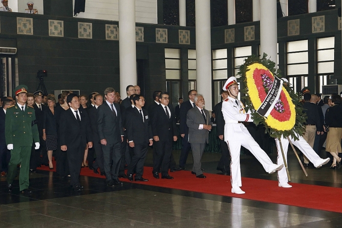 doan lanh dao bo ngoai giao vieng nguyen chu tich nuoc le duc anh