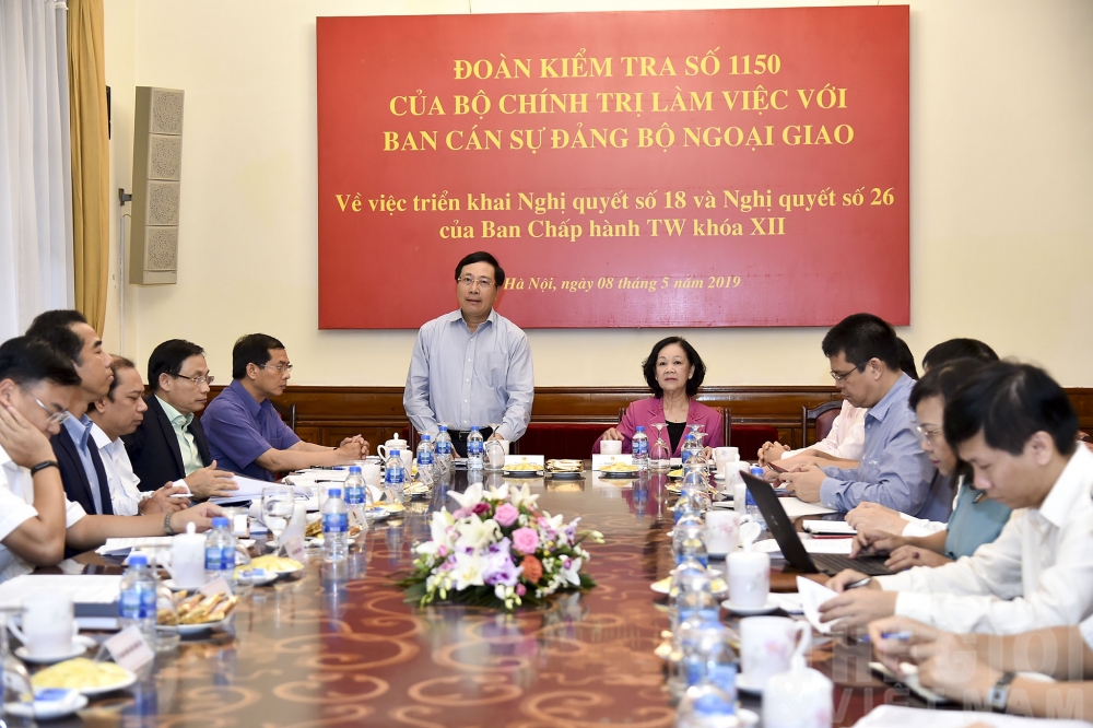 Đoàn kiểm tra của Bộ Chính trị làm việc với Ban cán sự đảng Bộ Ngoại giao doan kiem tra cua bo chinh tri lam viec voi ban can su dang bo ngoai giao