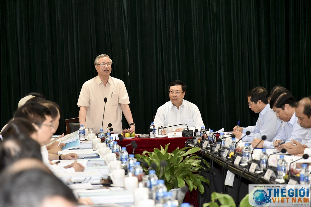 doan tieu ban van kien dai hoi dang xiii lam viec voi ban can su dang bo ngoai giao