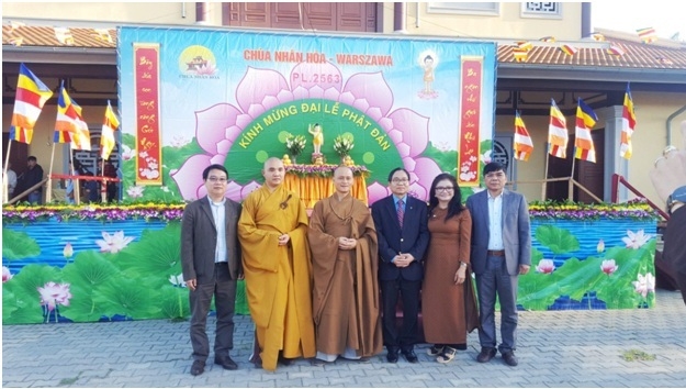 Cộng đồng người Việt tại Ba Lan tổ chức Đại lễ Phật Đản cong dong nguoi viet tai ba lan to chuc dai le phat dan