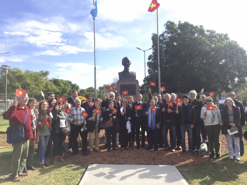 ky niem 129 nam ngay sinh cua chu tich ho chi minh tai argentina