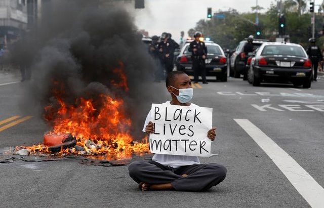 Biểu tình bạo động khắp nước Mỹ, lực lượng vệ binh được huy động