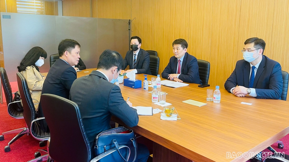 Trước đó, Đại sứ Doãn Khánh Tâm đã có cuộc gặp riêng với Cục trưởng N.Uuganbayar