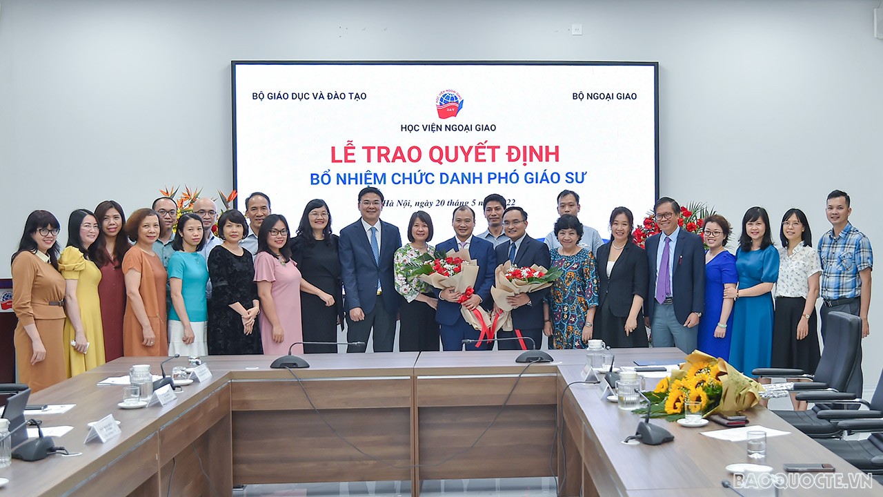 Học viện Ngoại giao trao quyết định bổ nhiệm chức danh Phó Giáo sư năm 2021 Học viện Ngoại giao trao quyết định bổ nhiệm chức danh Phó Giáo sư năm 2021