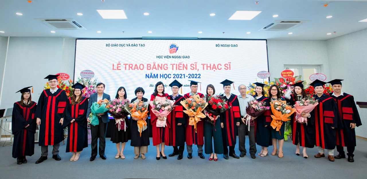 Học viện Ngoại giao trao bằng Tiến sĩ, Thạc sĩ năm học 2021-2022 Học viện Ngoại giao trao bằng Tiến sĩ, Thạc sĩ năm học 2021-2022