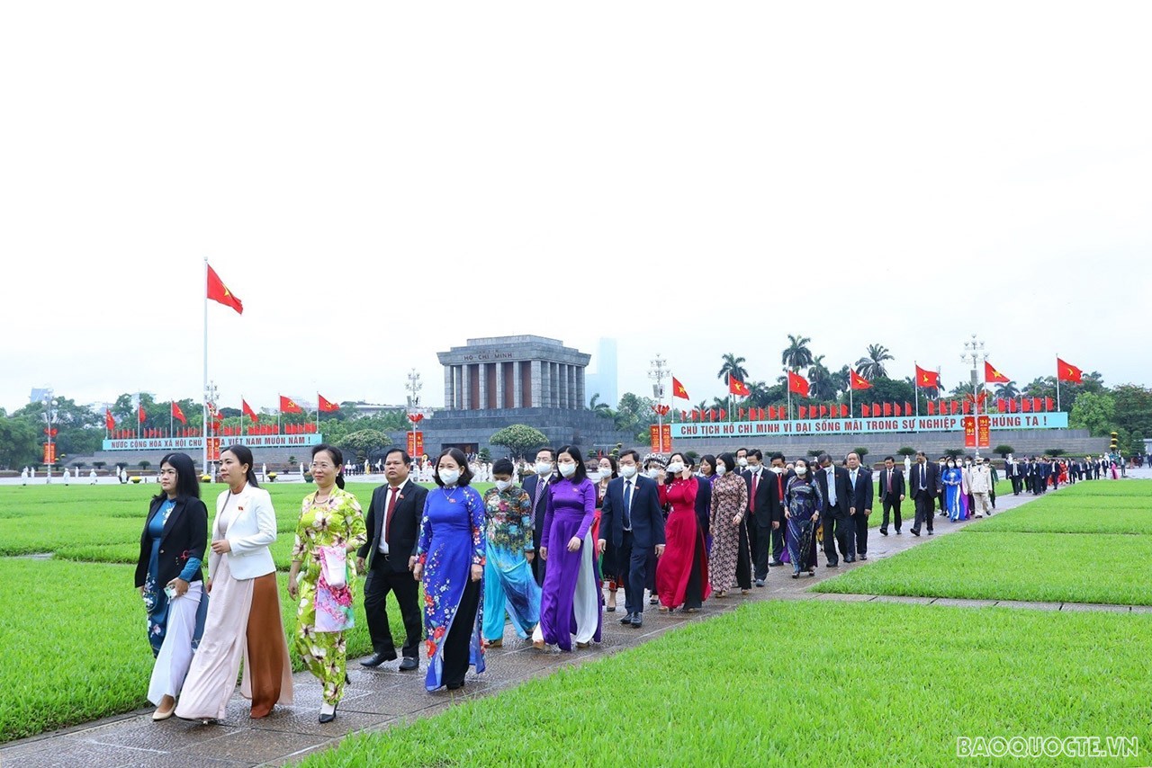 Sáng nay 23/5, Các đại biểu Quốc hội sang Nhà Quốc hội để dự phiên khai mạc kỳ họp. (Ảnh: Văn Điệp - TTXVNQuốc hội khóa XV khai mạc Kỳ họp thứ 3