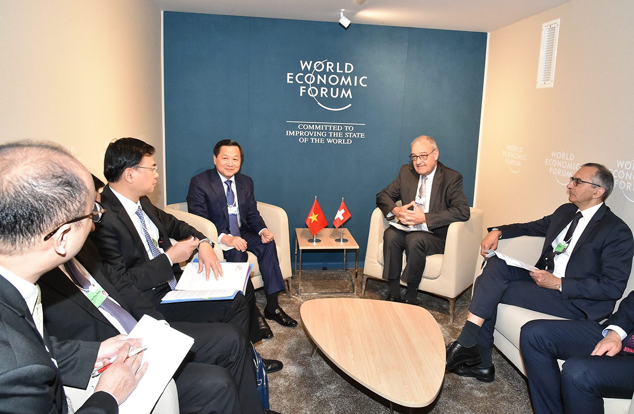 Phó Thủ tướng Chính phủ Lê Minh Khái tiếp Bộ trưởng Kinh tế Thụy Sỹ Guy Parmelin.