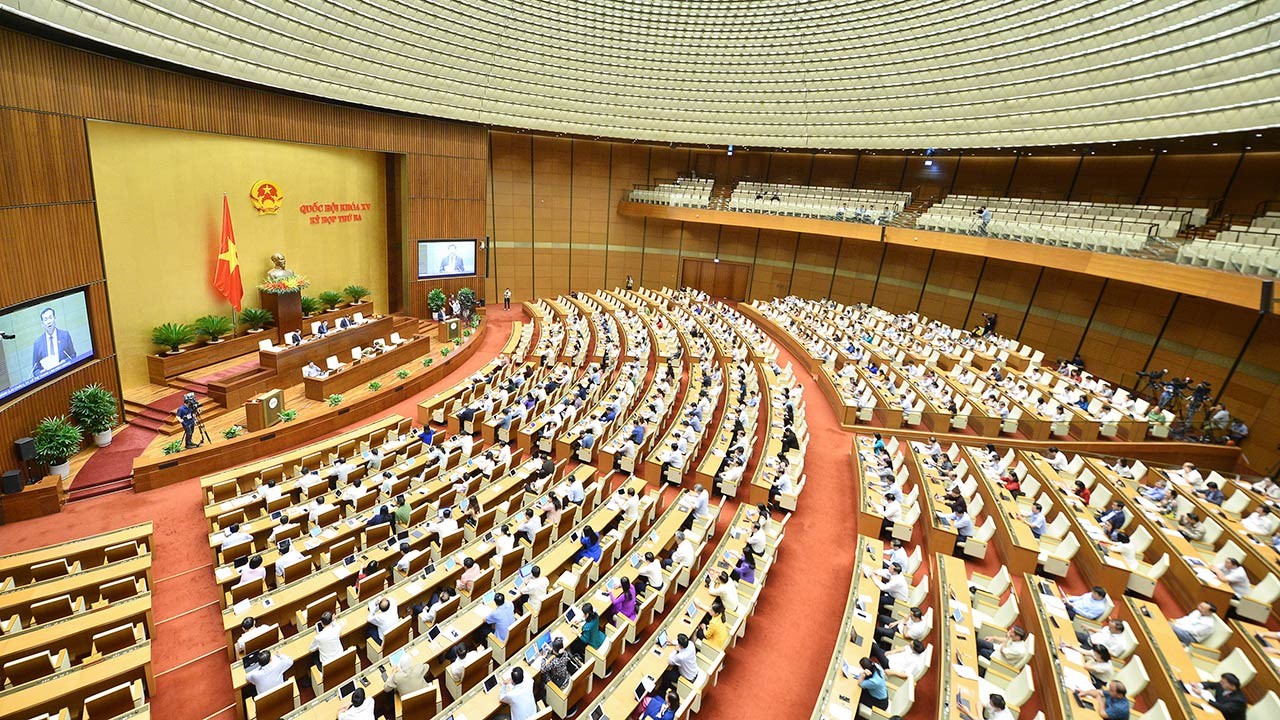 Sáng 26/5, Kỳ họp thứ 3, Quốc hội khóa XV, Quốc hội tiến hành xem xét, cho ý kiến và dự kiến thông qua dự án Luật Cảnh sát cơ động.