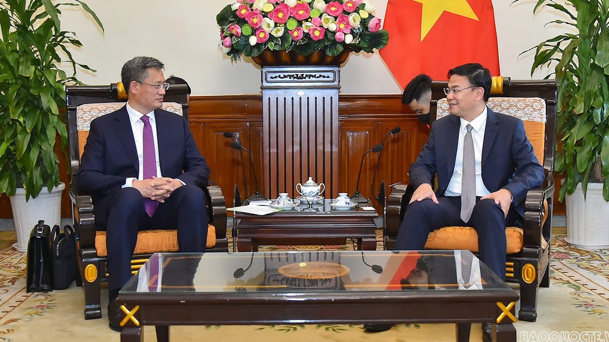 Thứ trưởng Ngoại giao Phạm Quang Hiệu tiếp tân Tổng Lãnh sự Trung Quốc tại TP Hồ Chí Minh