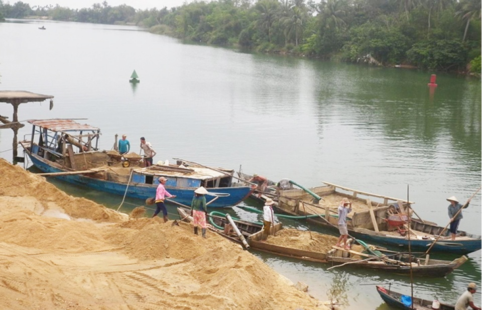 Chính phủ chỉ đạo 4 tỉnh điều tra khai thác cát trái phép