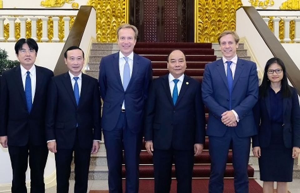 Thủ tướng tiếp Chủ tịch điều hành Diễn đàn Kinh tế Thế giới