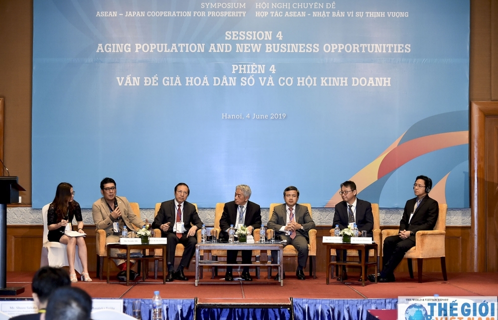 Phiên thảo luận chuyên đề “Già hóa dân số và Cơ hội kinh doanh”
