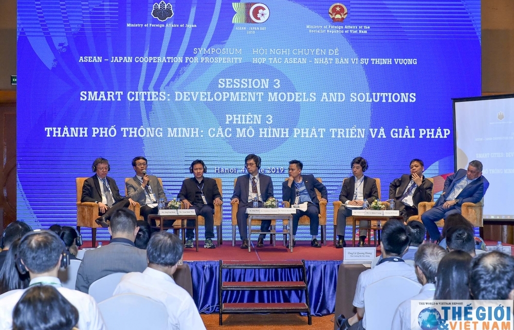 Phiên thảo luận: “Thành phố thông minh: Các mô hình phát triển và giải pháp”
