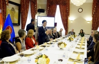 dai su ha kim ngoc trao doi ve cac linh vuc hop tac viet nam hoa ky voi ha nghi sy ted yoho