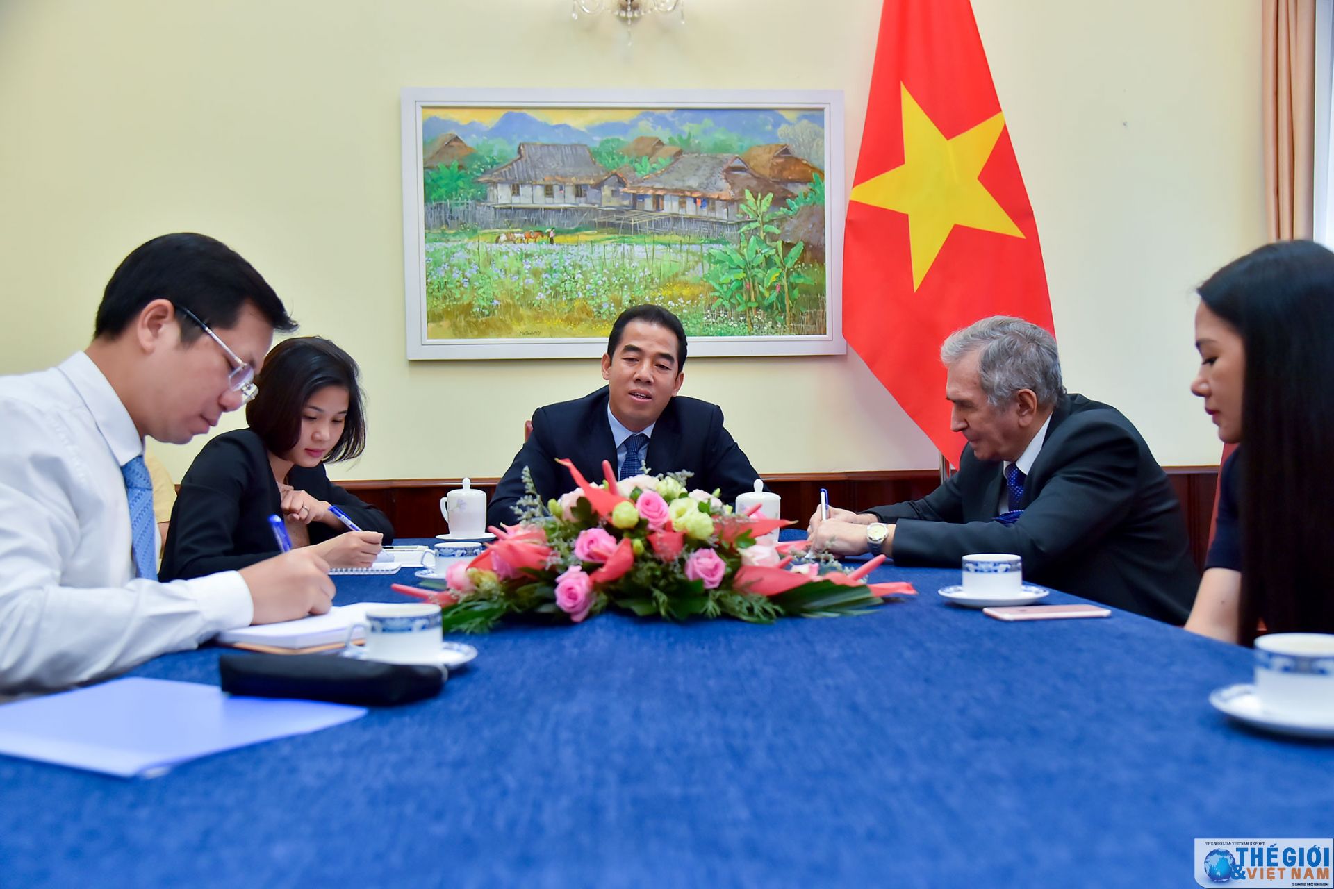 Việt Nam-Romania chia sẻ thông tin, tăng cường hợp tác phòng chống dịch bệnh Covid-19 viet nam romania chia se thong tin tang cuong hop tac phong chong dich benh covid 19