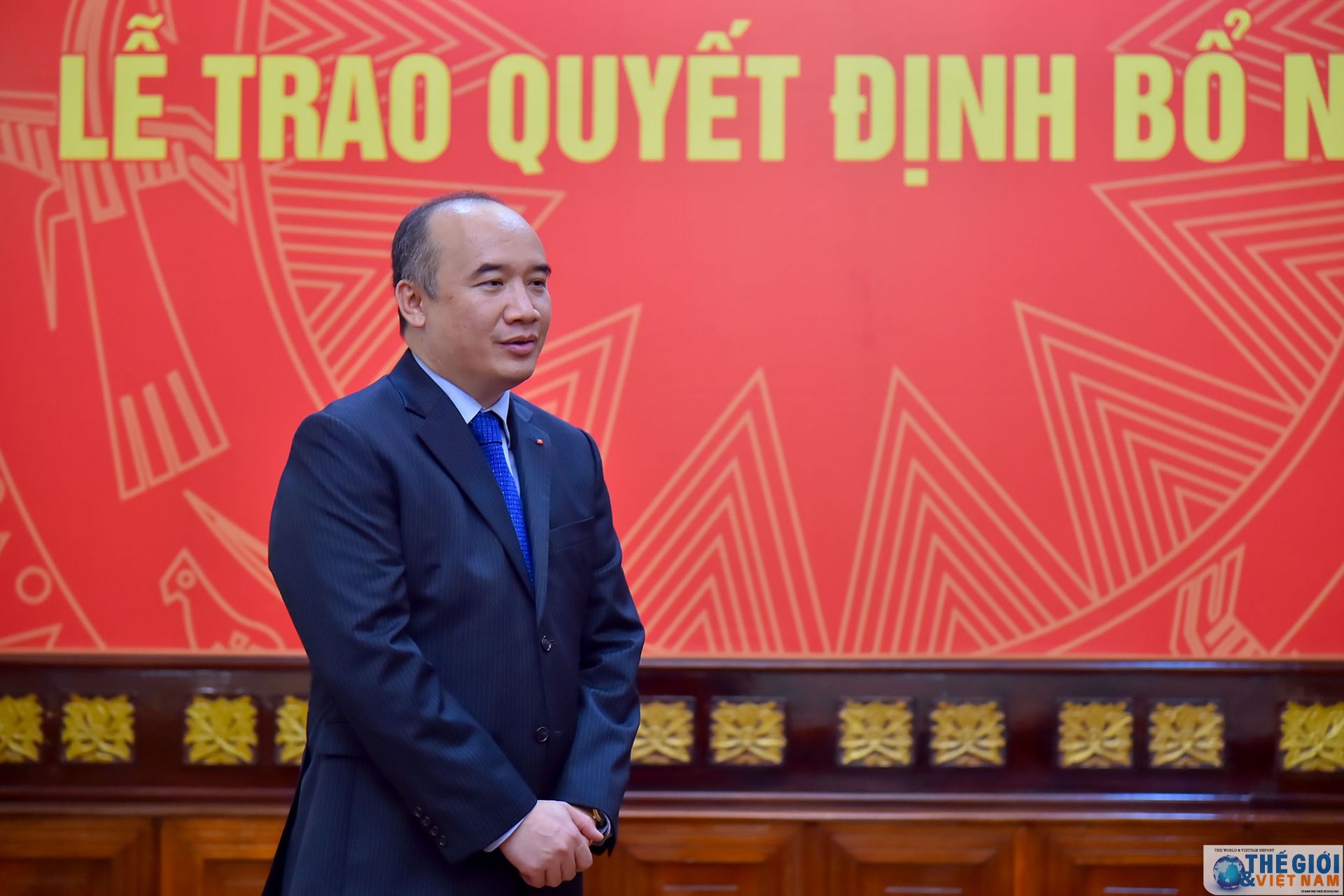 Thứ trưởng Ngoại giao Lê Hoài Trung trao quyết định bổ nhiệm cán bộ cấp Vụ thu truong ngoai giao le hoai trung trao quyet dinh bo nhiem can bo cap vu